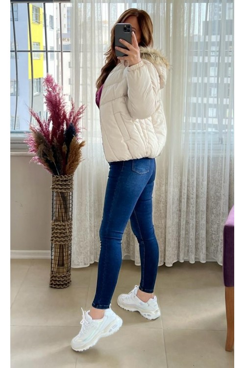 KREM RENGİ KAPUŞONLU ŞİŞME MONT