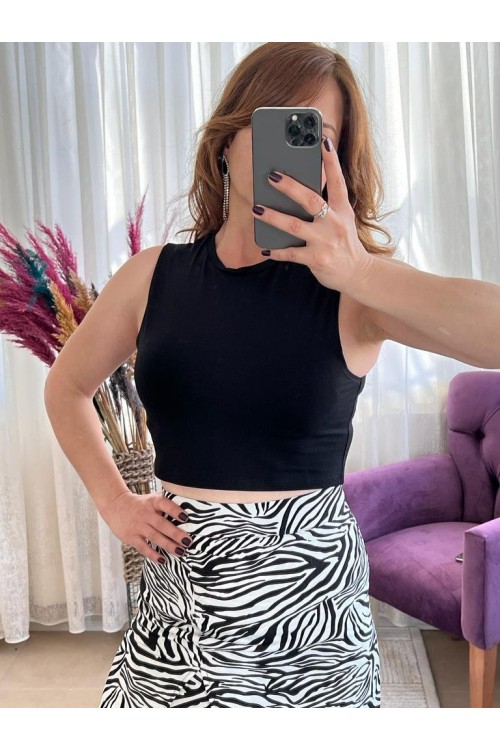 ZR MARKA KOLSUZ SİYAH CROP