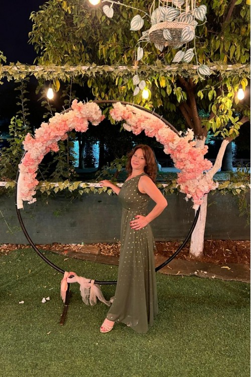 PUANTİYELİ YEŞİL ŞİFON ELBİSE