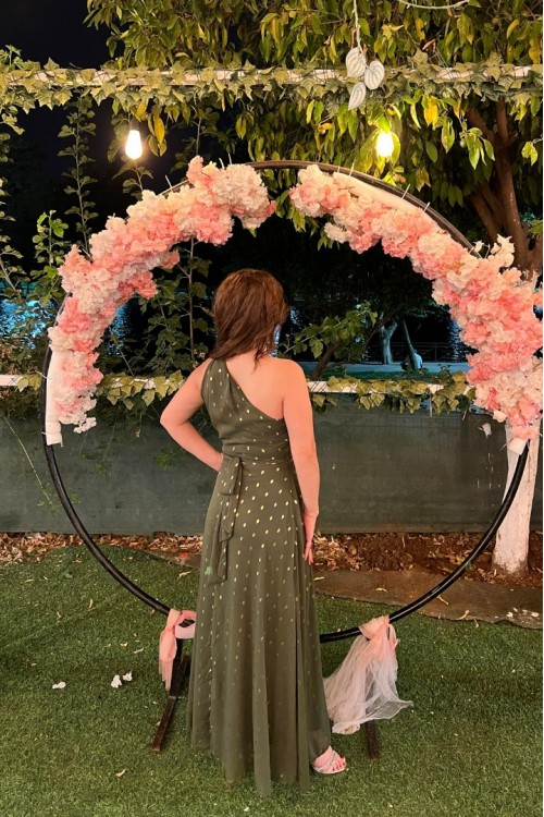 PUANTİYELİ YEŞİL ŞİFON ELBİSE